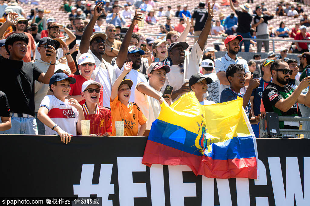 关于费德勒在巴黎圣日耳曼比赛中突破纪录，出色防守引发热议！的信息